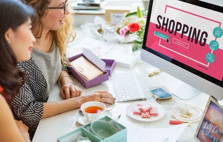 Customers browsing online shopping cart with Shopify customization features